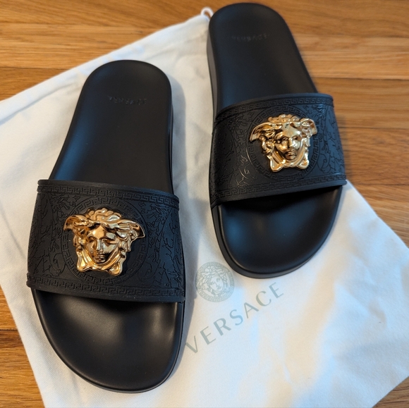 NEW Versace Black Pool Slide Sandals with Gold Medusa Head - Picture 1 of 16